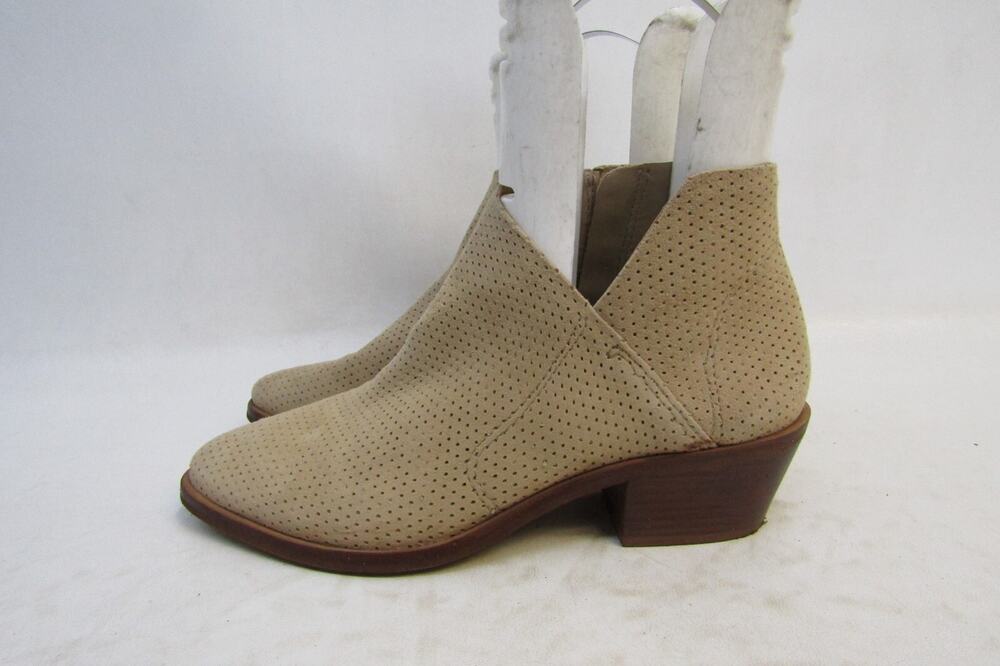 Vince Camuto Womens Size 8.5 M Brown Suede Perforated Ankle Fashion Boots Bootie